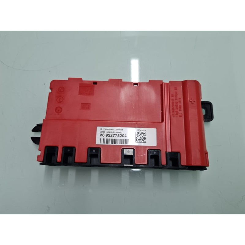 CAJA RELES / FUSIBLES 922775204 
