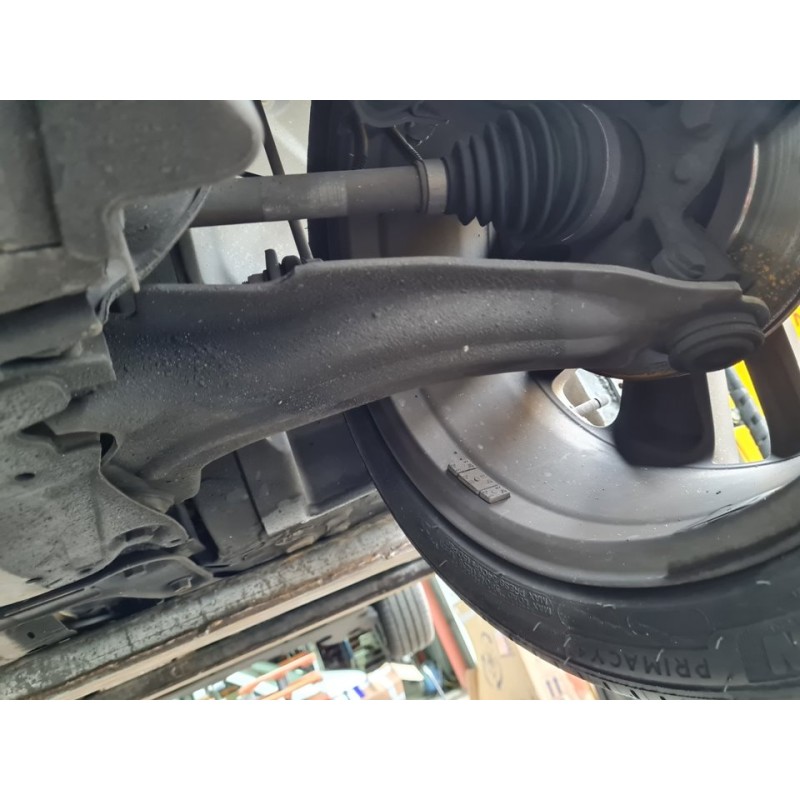 BRAZO SUSPENSION INFERIOR DELANTERO IZQUIERDO 