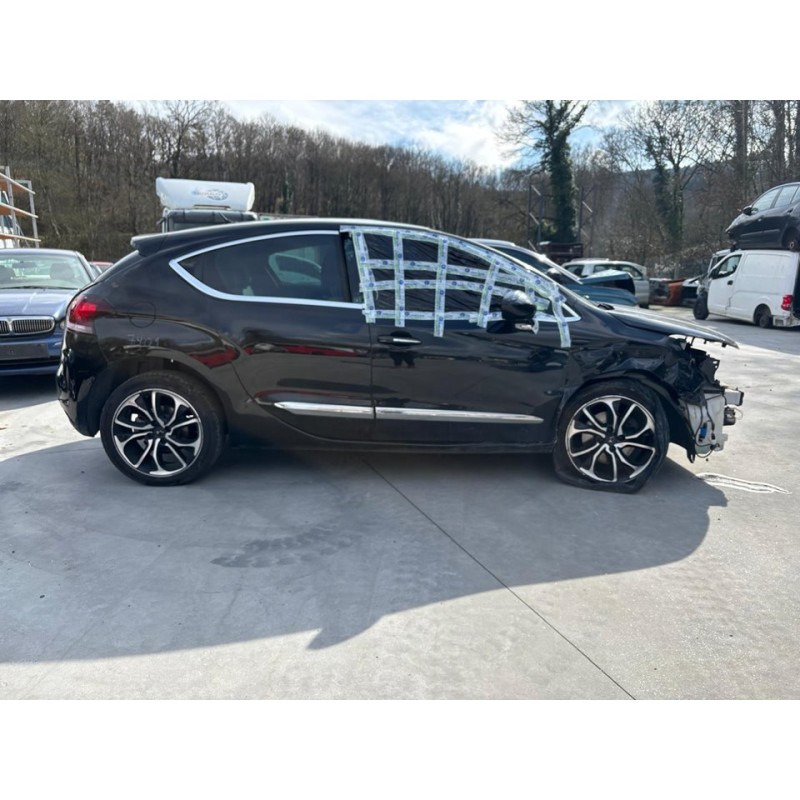 DS 4
