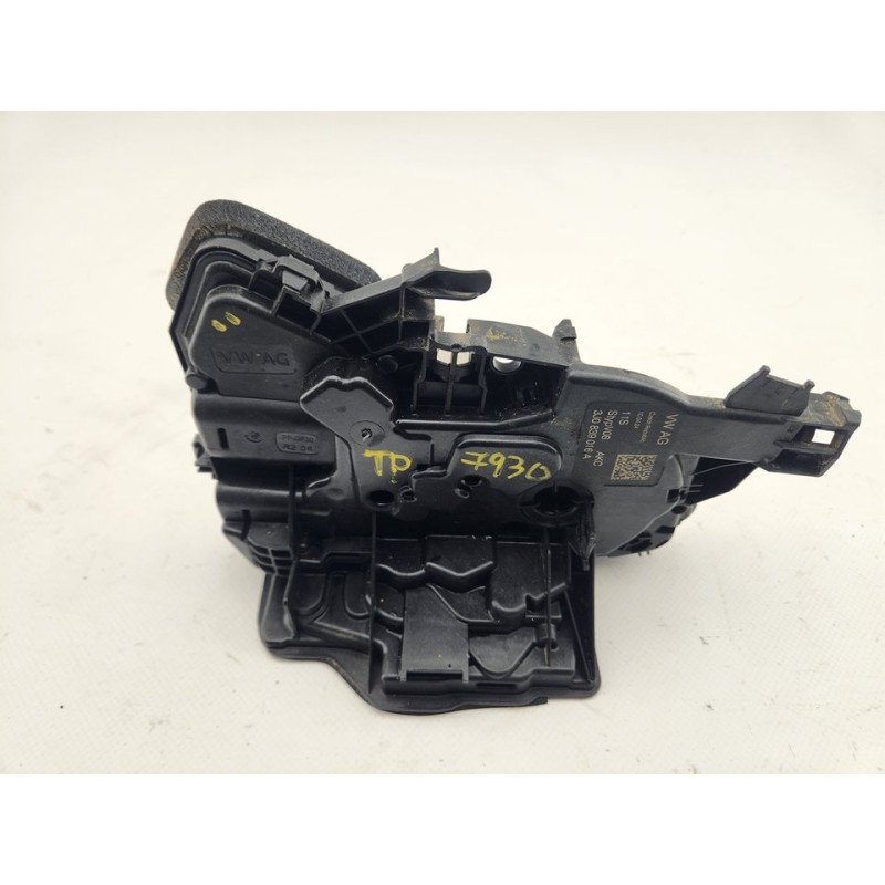 CERRADURA PUERTA TRASERA DERECHA 3J0839016A 