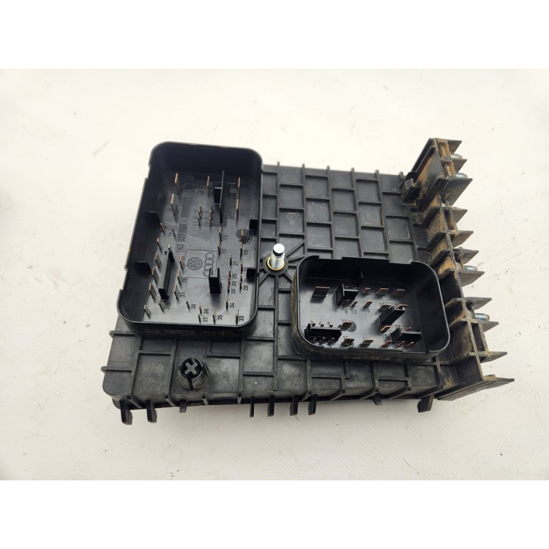 CAJA RELES / FUSIBLES 1K0937124H 