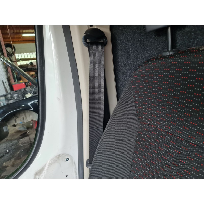 CINTURON SEGURIDAD DELANTERO DERECHO 