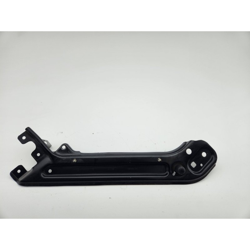 SOPORTE FARO IZQUIERDO 5E3806929 