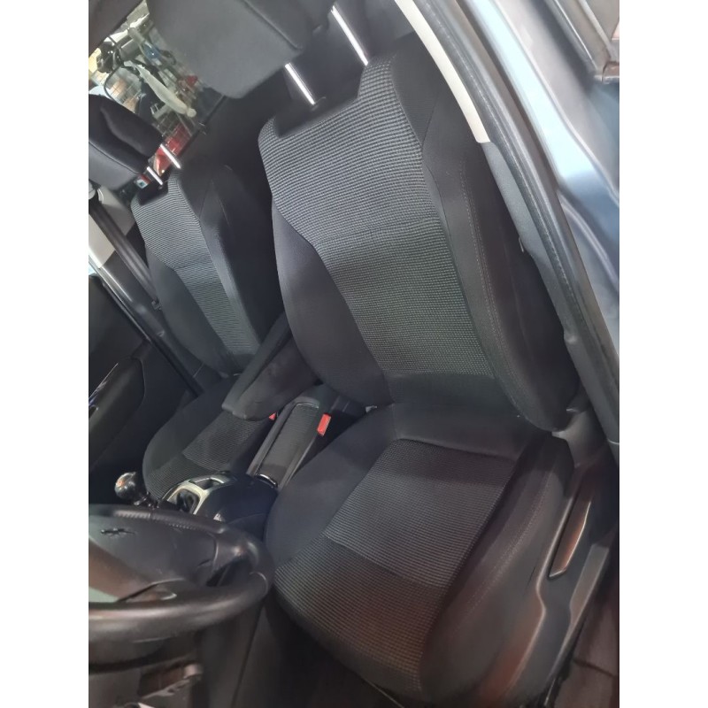 ASIENTO DELANTERO IZQUIERDO 