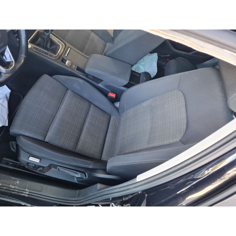 ASIENTO DELANTERO IZQUIERDO 
