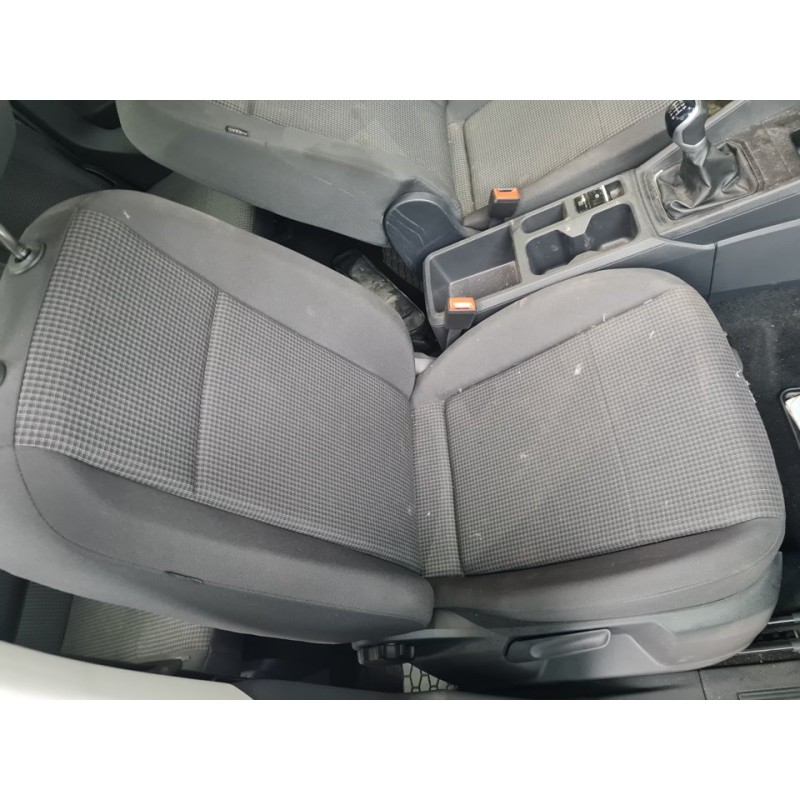ASIENTO DELANTERO DERECHO 