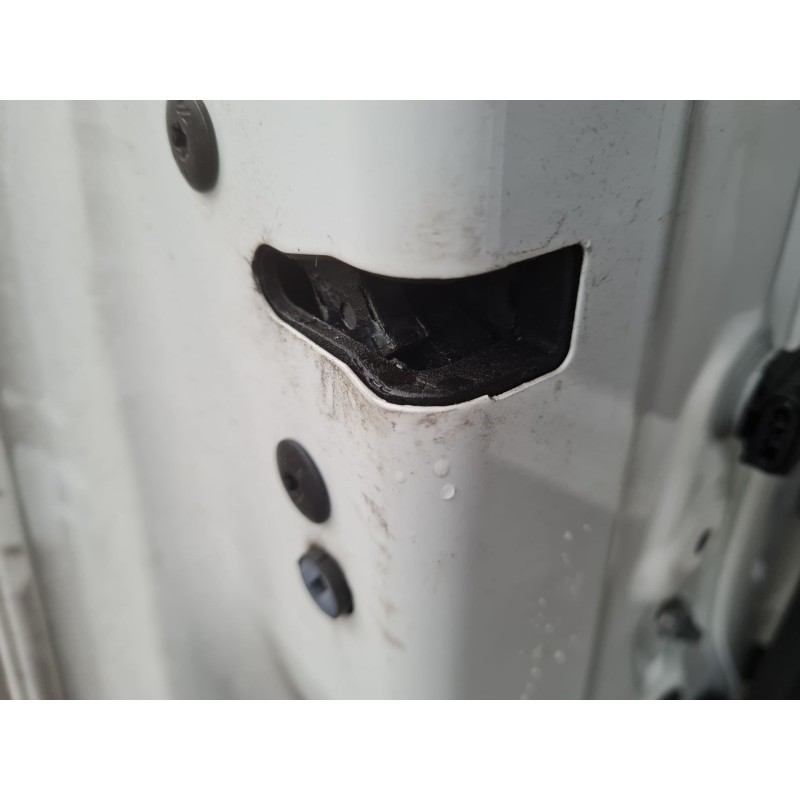 CERRADURA PUERTA DELANTERA IZQUIERDA 