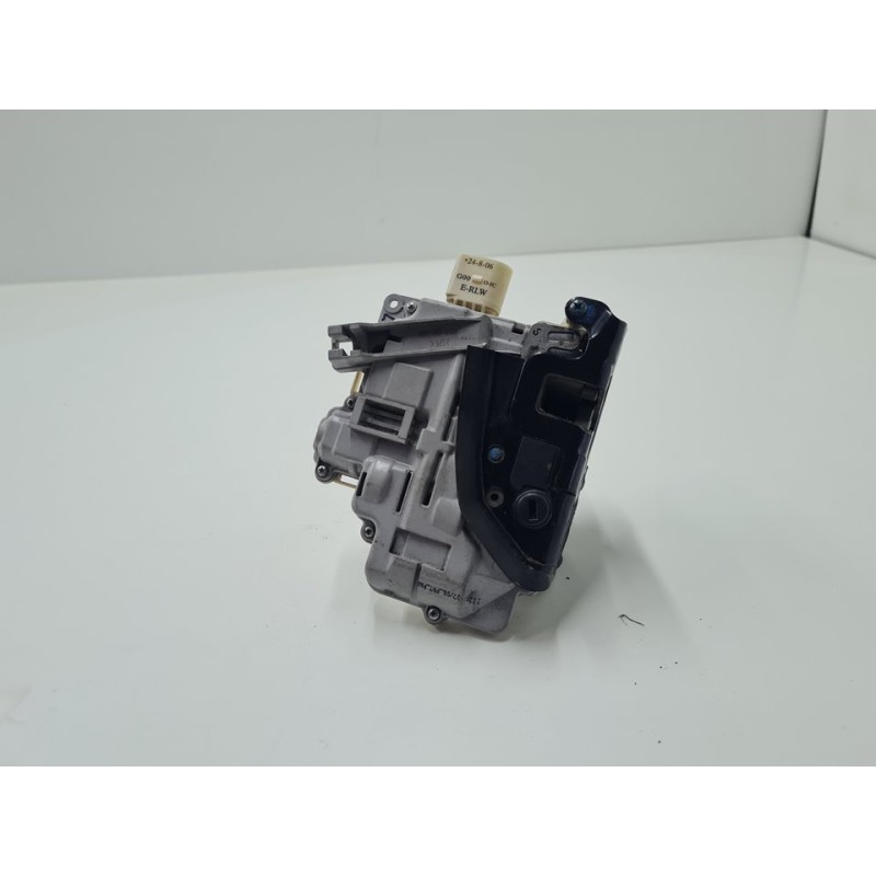 CERRADURA PUERTA TRASERA IZQUIERDA 4FO839015 