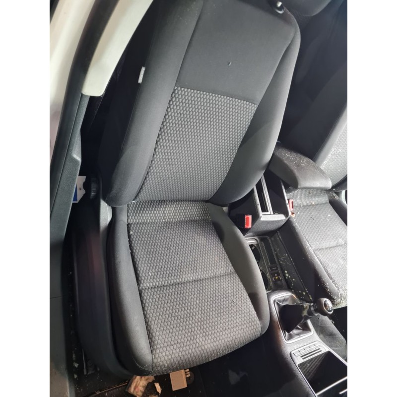 ASIENTO DELANTERO DERECHO 