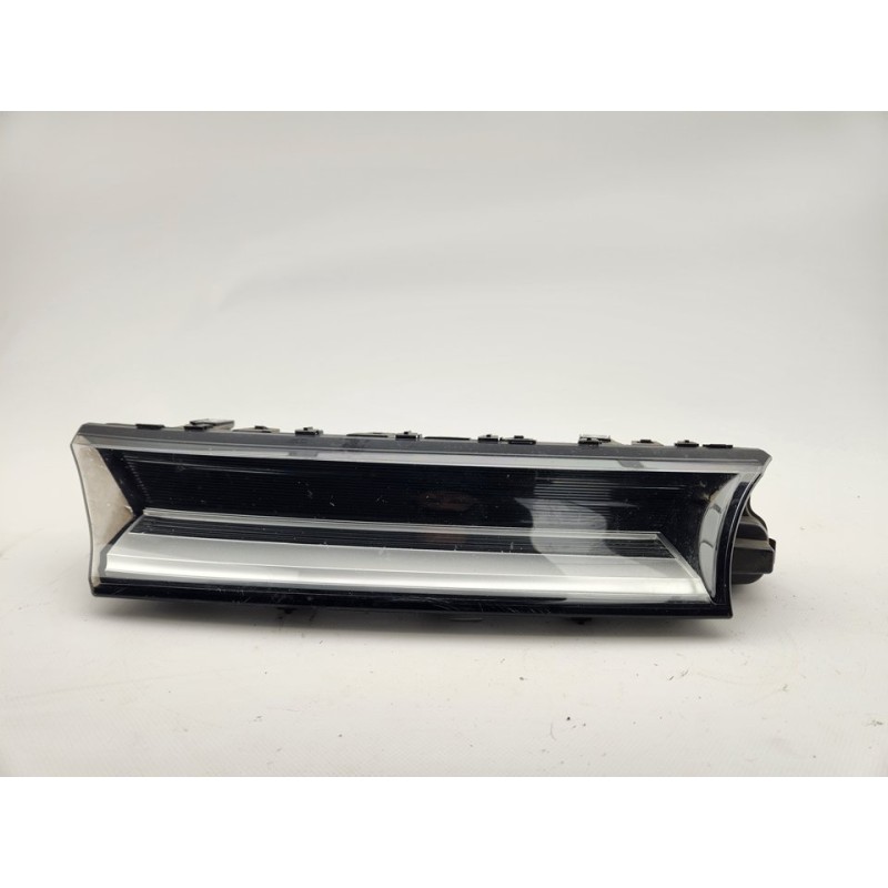 LUZ DIURNA DERECHA 7T0941654A 