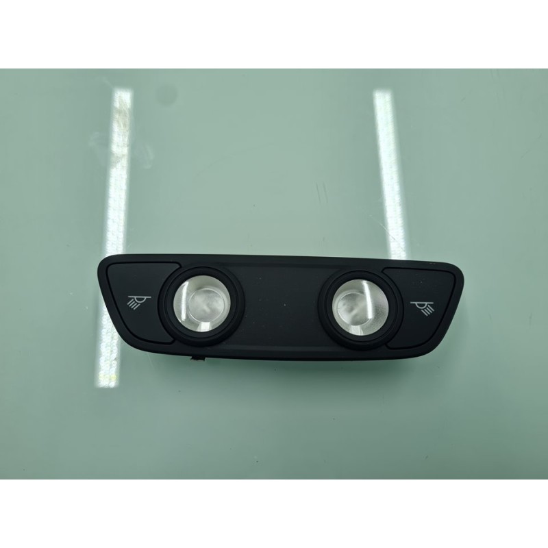 LUZ INTERIOR 4M0947111 