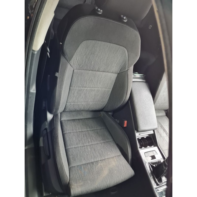 ASIENTO DELANTERO DERECHO 