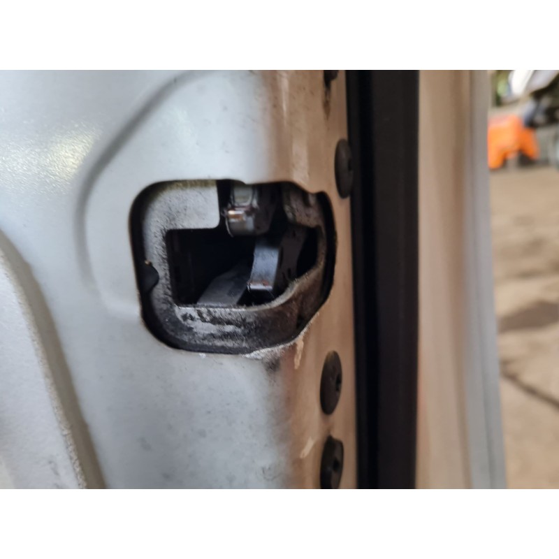 CERRADURA PUERTA DELANTERA DERECHA 