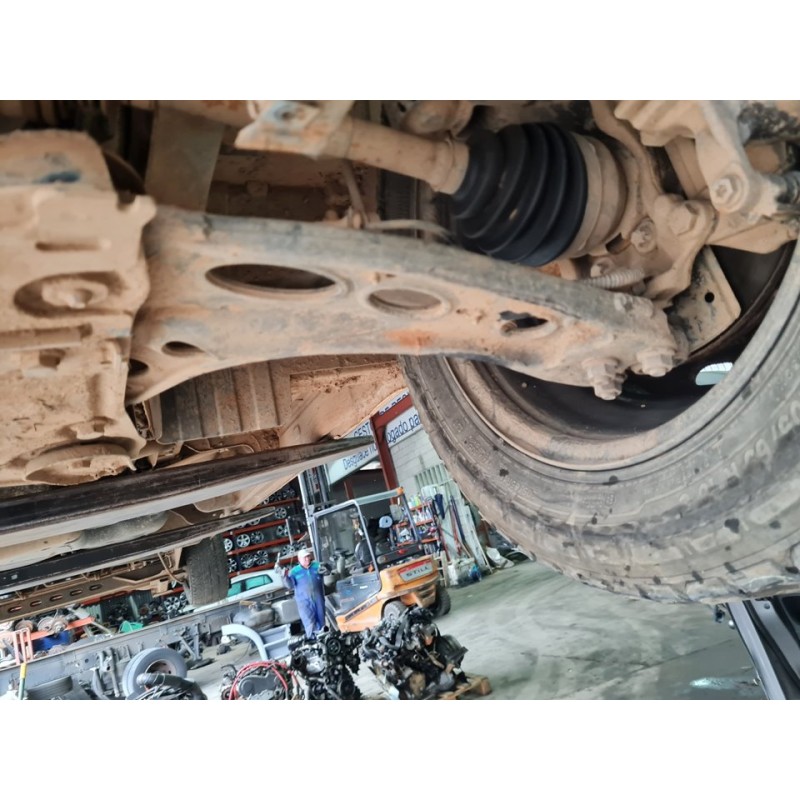 BRAZO SUSPENSION INFERIOR DELANTERO IZQUIERDO 
