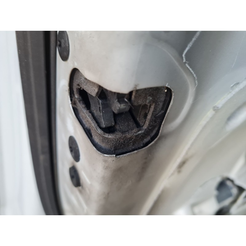 CERRADURA PUERTA DELANTERA IZQUIERDA 