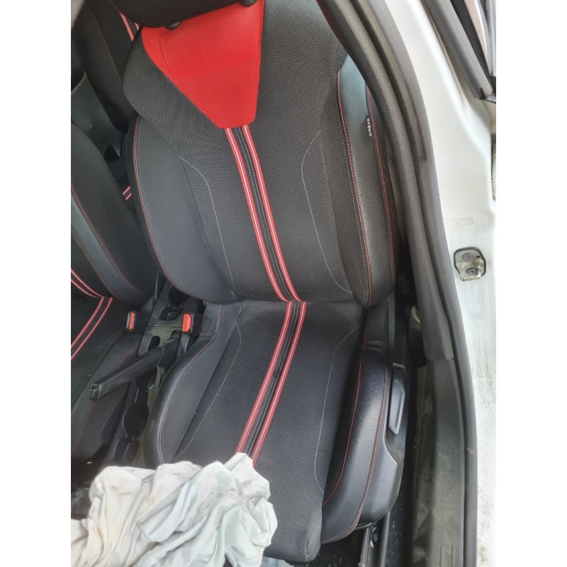 ASIENTO DELANTERO IZQUIERDO 
