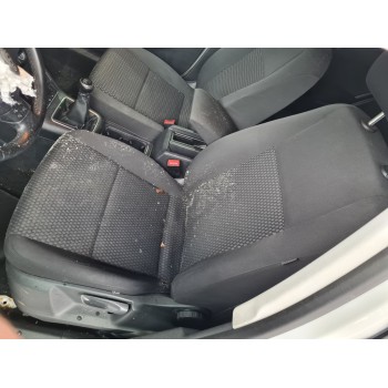ASIENTO DELANTERO IZQUIERDO 