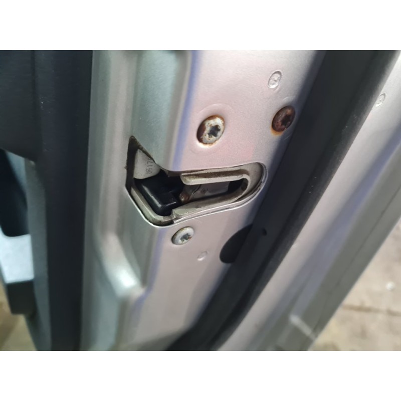 CERRADURA PUERTA DELANTERA DERECHA 
