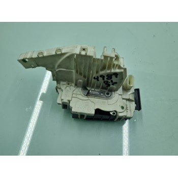 CERRADURA PUERTA DELANTERA IZQUIERDA A2047202735 