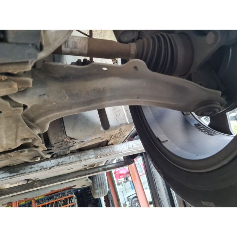 BRAZO SUSPENSION INFERIOR DELANTERO IZQUIERDO 