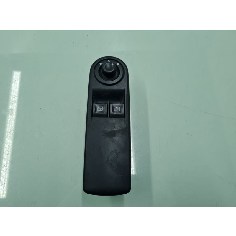 MANDO ELEVALUNAS DELANTERO IZQUIERDO 254118044R 