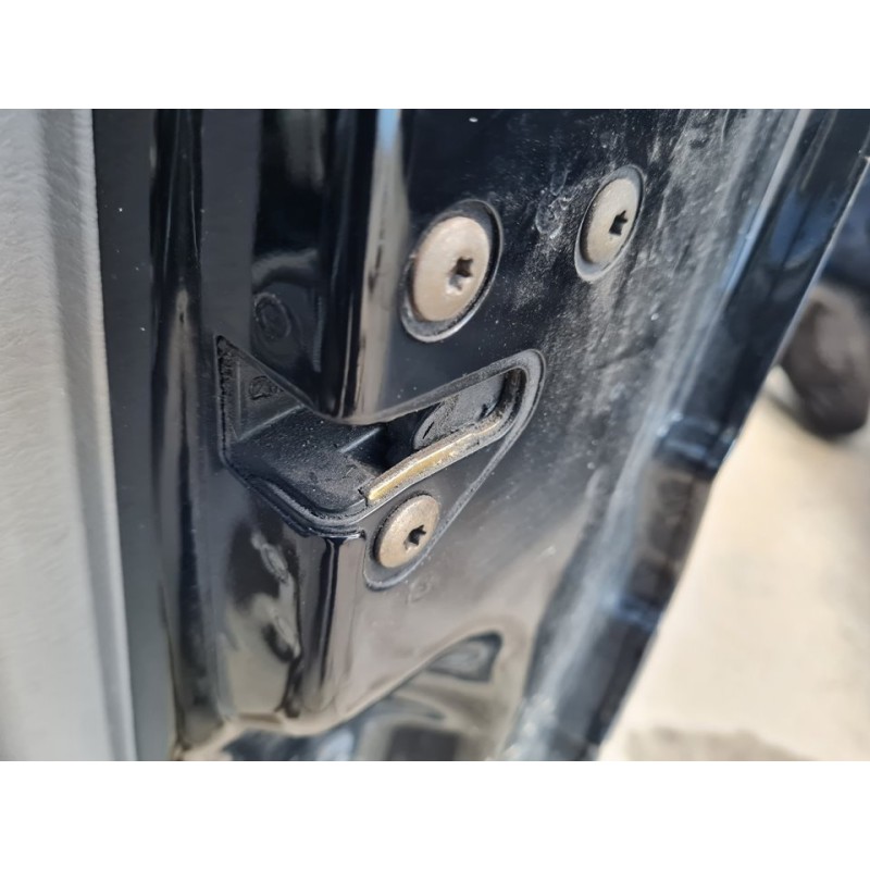 CERRADURA PUERTA DELANTERA DERECHA 