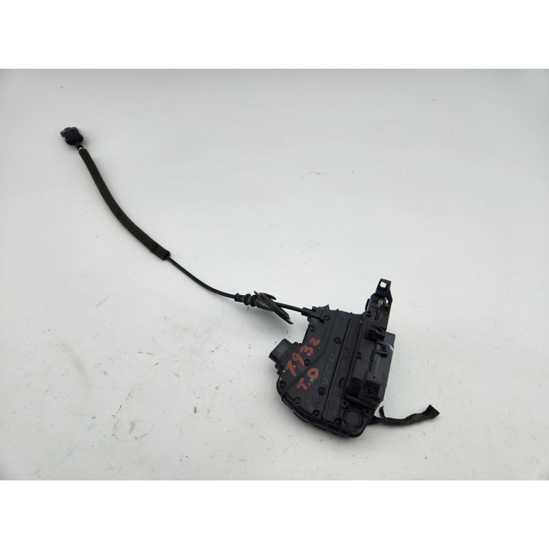 CERRADURA PUERTA TRASERA DERECHA 825008835R 