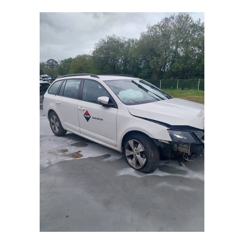 SKODA OCTAVIA COMBI (5E5)