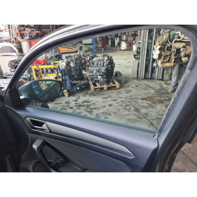 ELEVALUNAS DELANTERO DERECHO 2GA837462F 