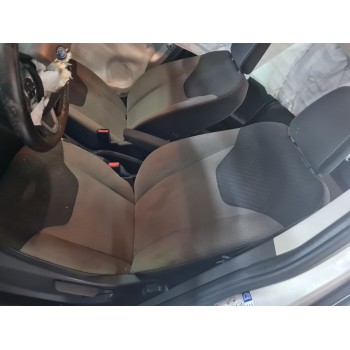 ASIENTO DELANTERO IZQUIERDO 