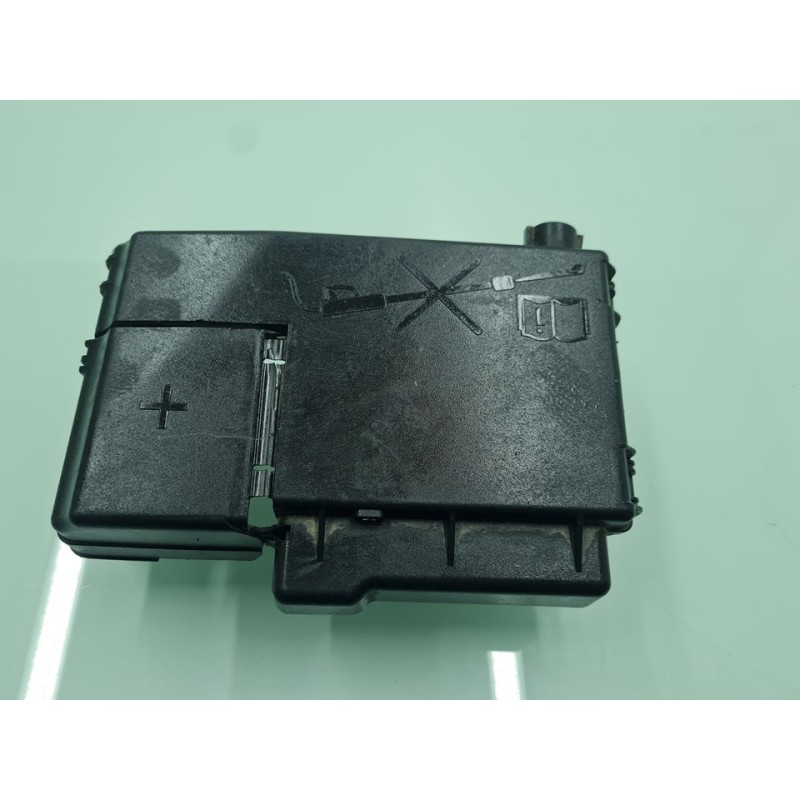 CAJA RELES / FUSIBLES 20999170 