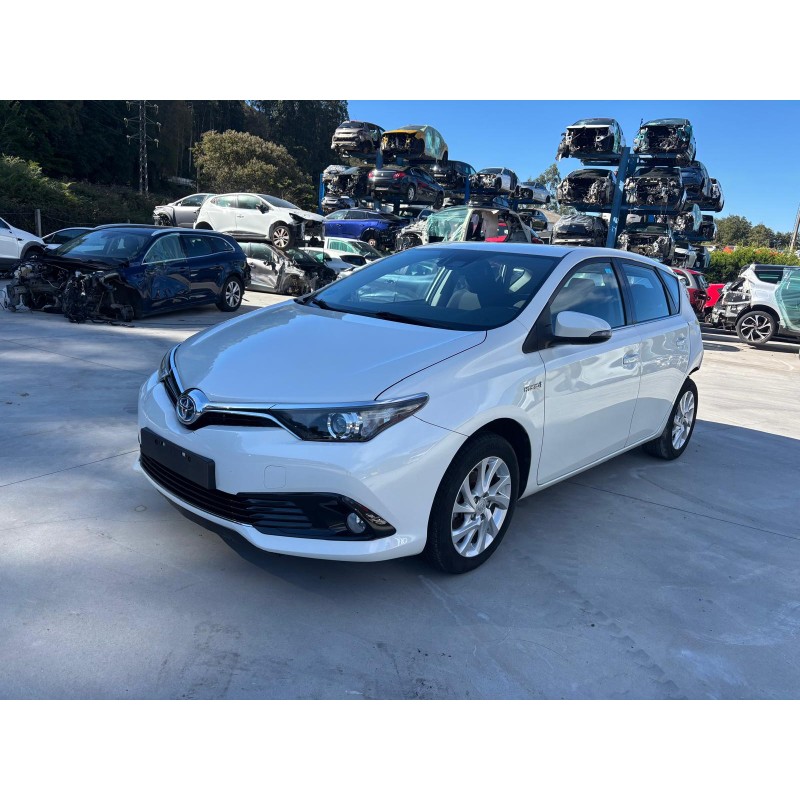 toyota auris (_e18_) del año 2018