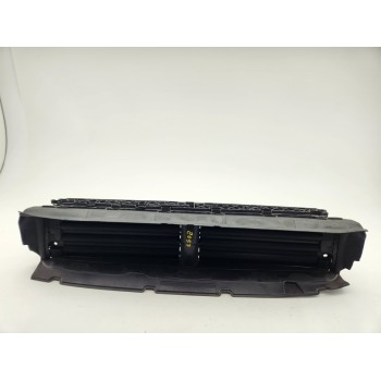 REJILLA DELANTERA 3V0122321E 