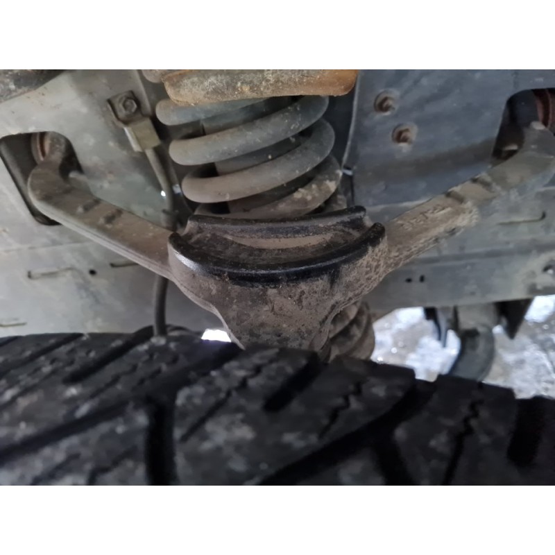 BRAZO SUSPENSION SUPERIOR DELANTERO IZQUIERDO 