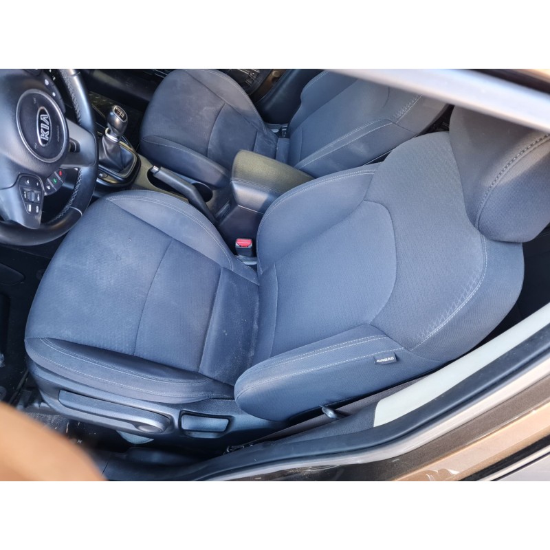ASIENTO DELANTERO IZQUIERDO 
