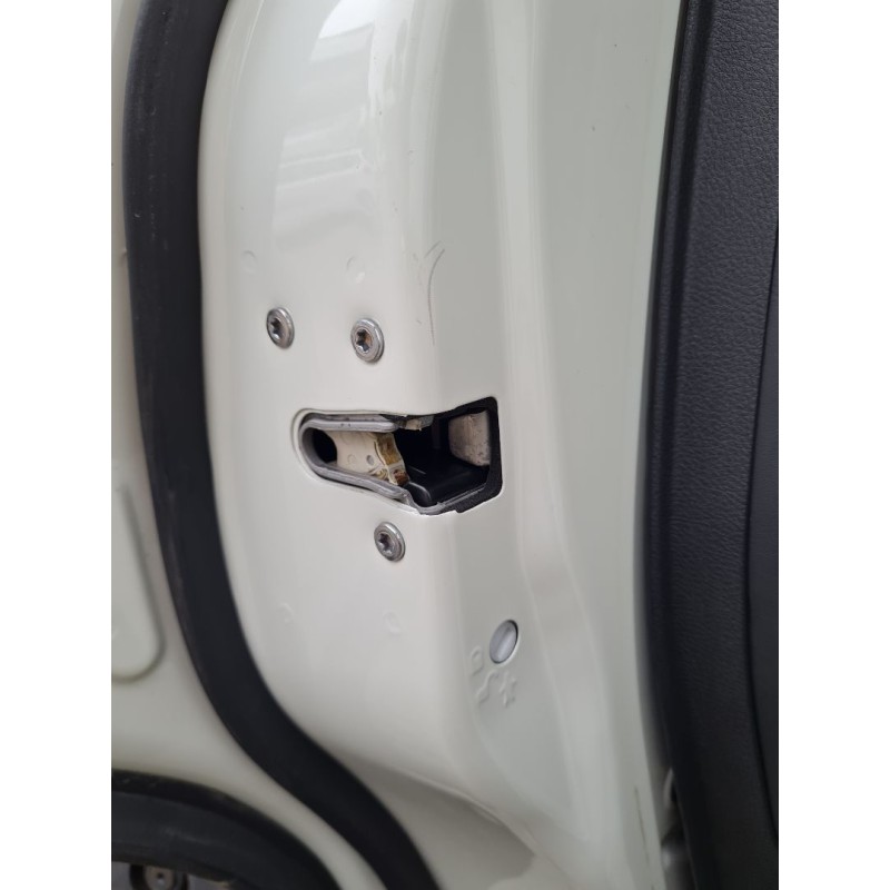 CERRADURA PUERTA TRASERA IZQUIERDA 