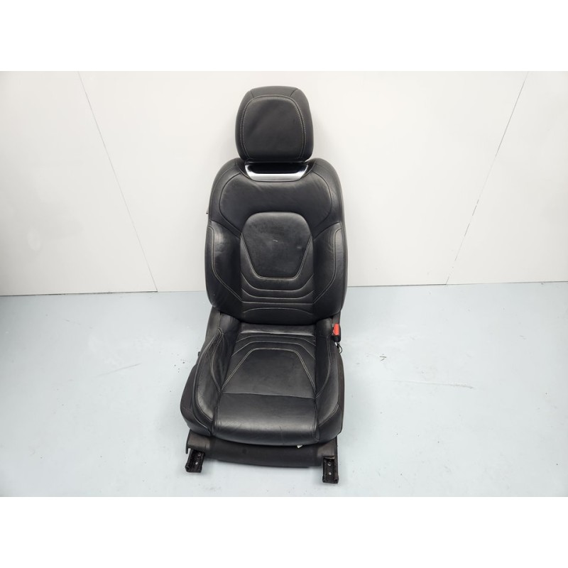 ASIENTO DELANTERO DERECHO 