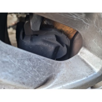 PINZA DE FRENO DELANTERA IZQUIERDA 