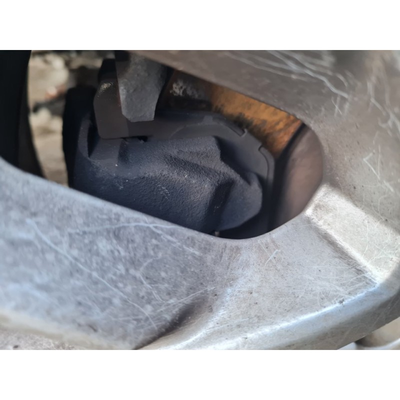 PINZA DE FRENO DELANTERA IZQUIERDA 