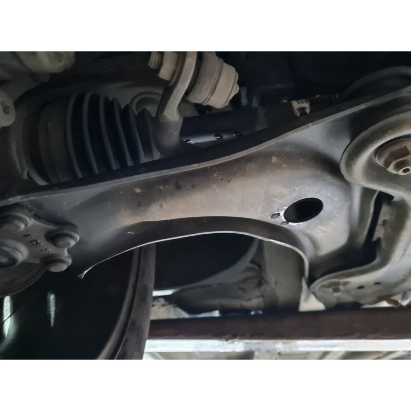 BRAZO SUSPENSION INFERIOR DELANTERO DERECHO 