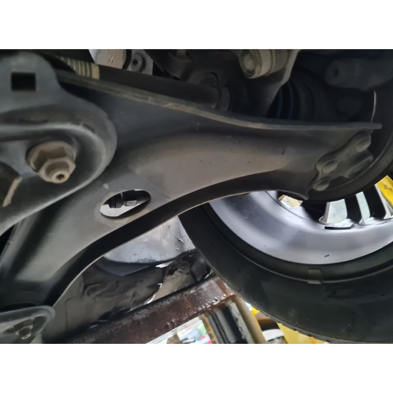 BRAZO SUSPENSION INFERIOR DELANTERO IZQUIERDO 