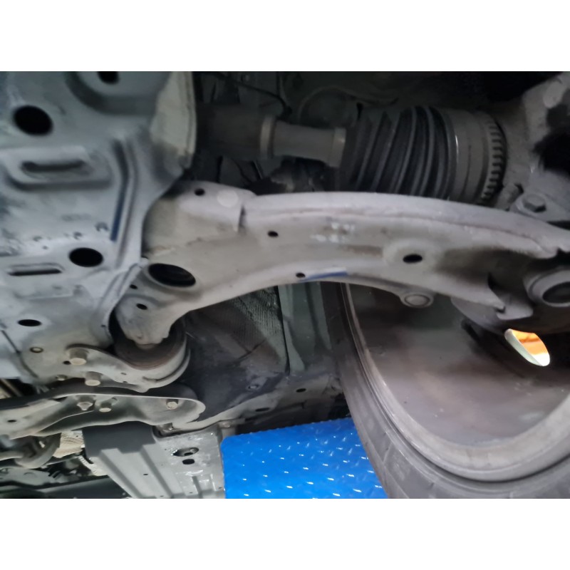 BRAZO SUSPENSION INFERIOR DELANTERO IZQUIERDO EH6434350 