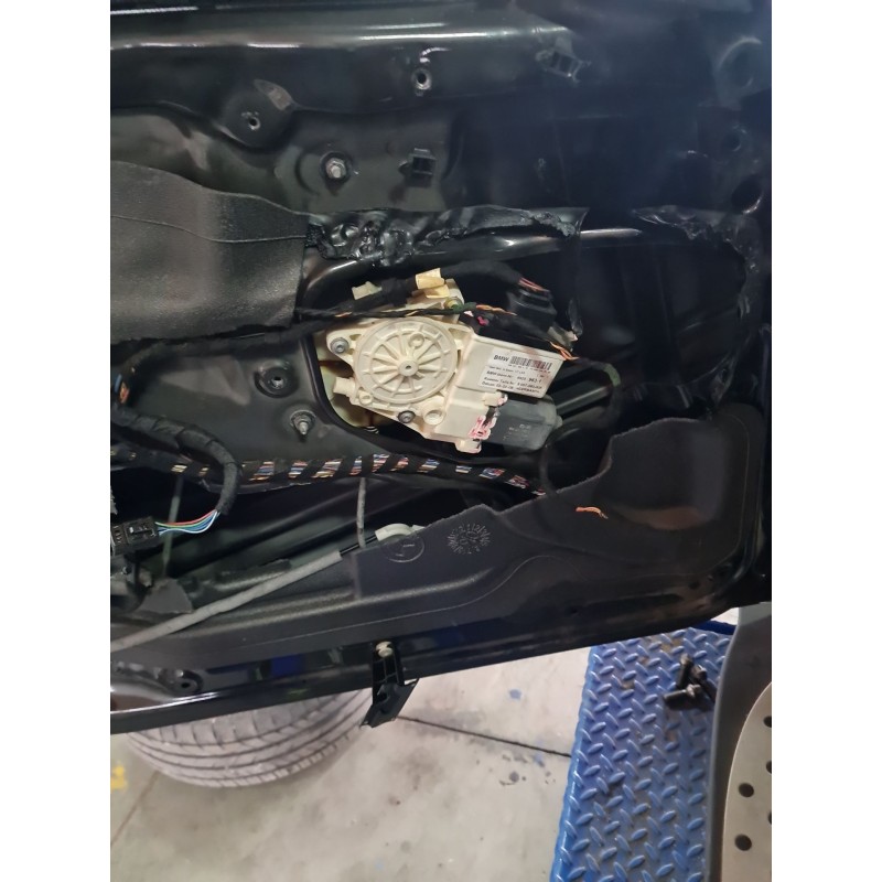 ELEVALUNAS DELANTERO IZQUIERDO 51333448249 