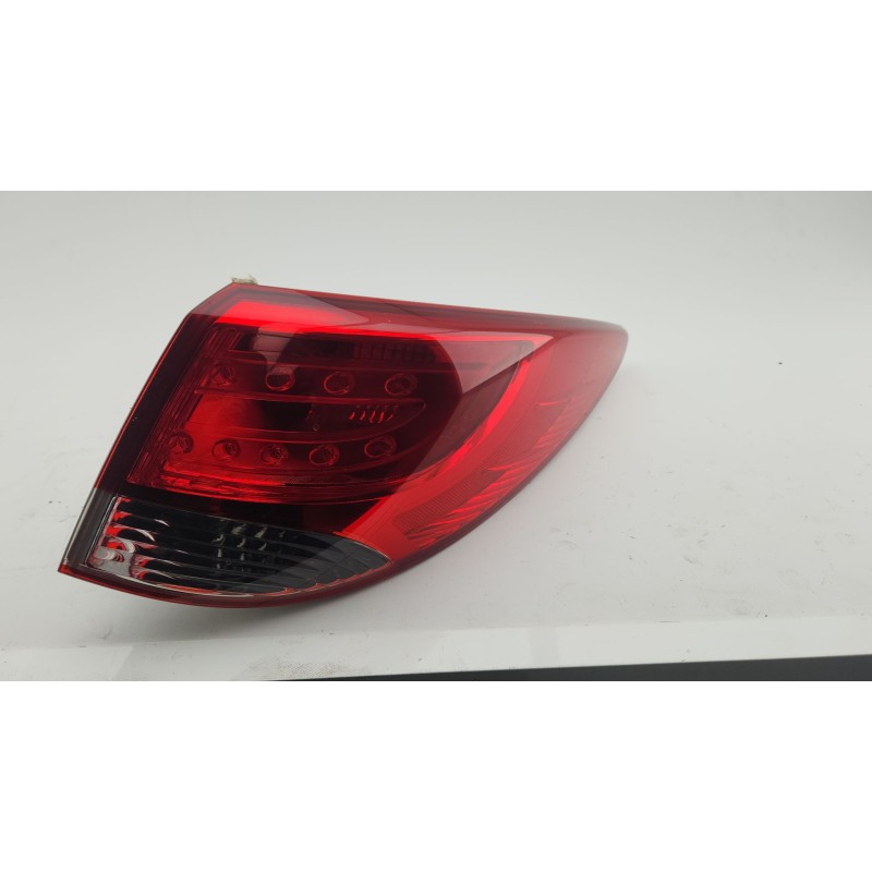 PILOTO TRASERO DERECHO 924022Y000 
