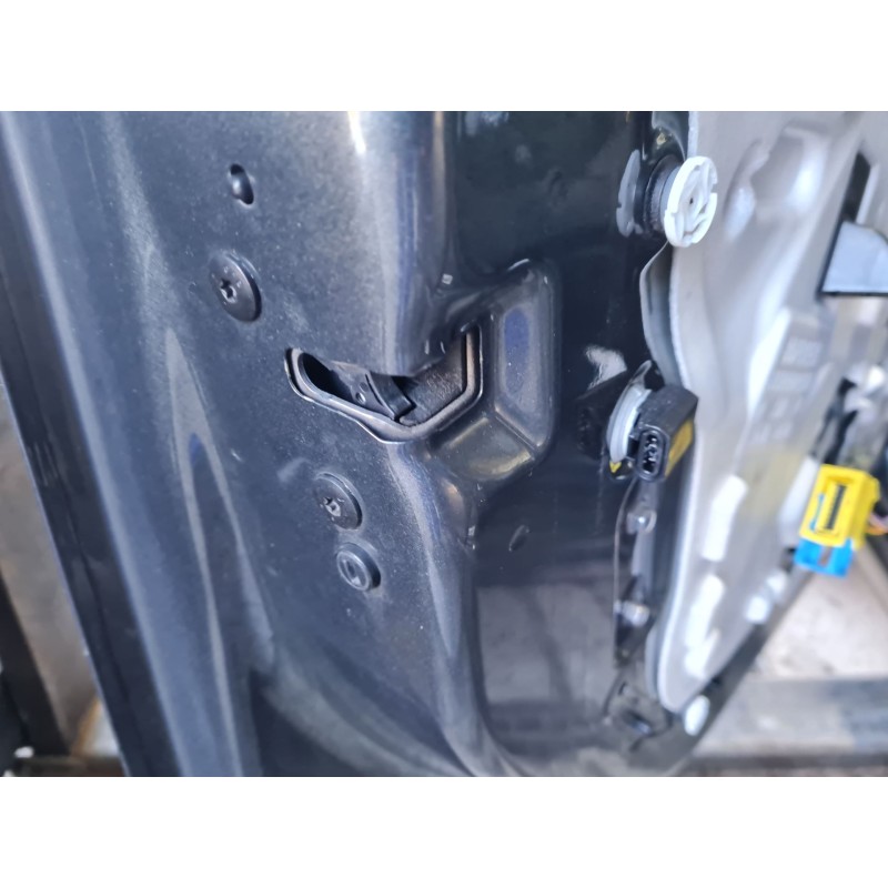 CERRADURA PUERTA DELANTERA IZQUIERDA 