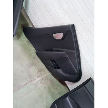 GUARNECIDO PUERTA TRASERA IZQUIERDA 83301H8510WK 