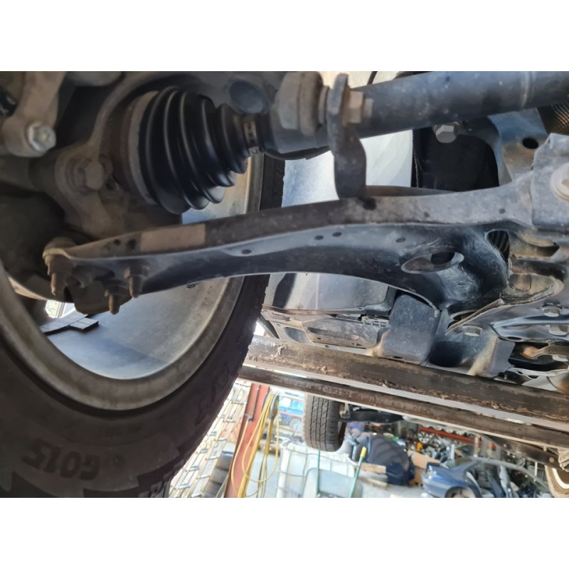 BRAZO SUSPENSION INFERIOR DELANTERO DERECHO 