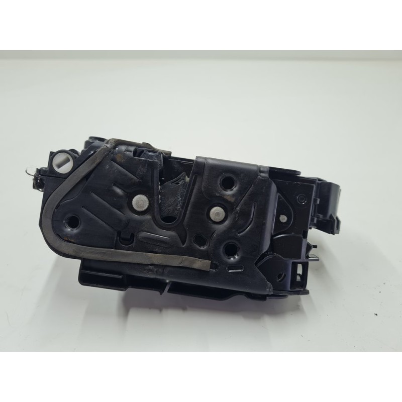 CERRADURA PUERTA TRASERA IZQUIERDA 5TA839015E 