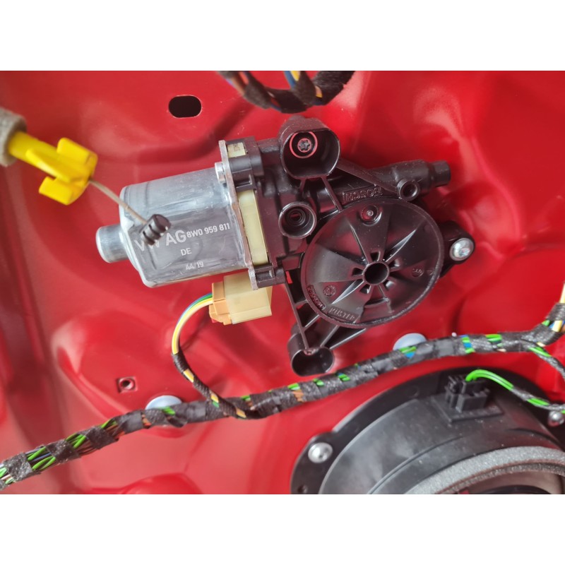 ELEVALUNAS TRASERO IZQUIERDO 8W0959811 