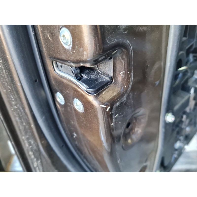 CERRADURA PUERTA DELANTERA IZQUIERDA 